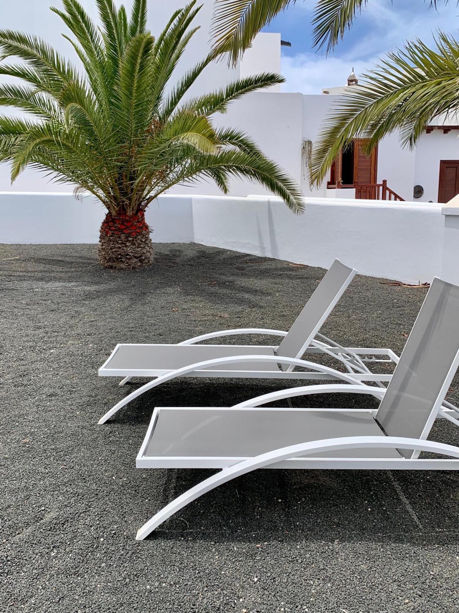 Lovely Casa Felicidad, swimming pool, Wifi x private garden Playa Blanca  Exterior foto