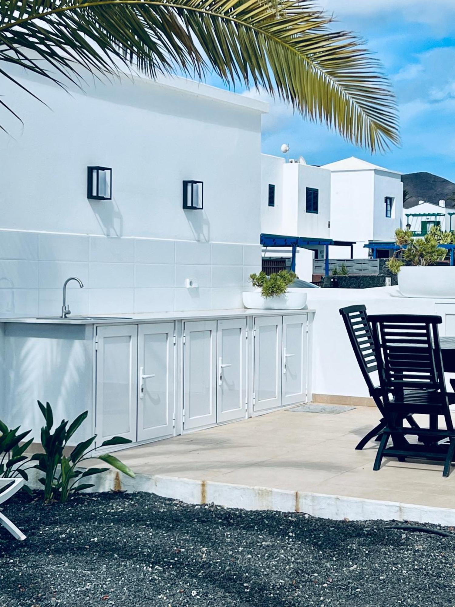 Lovely Casa Felicidad, swimming pool, Wifi x private garden Playa Blanca  Exterior foto