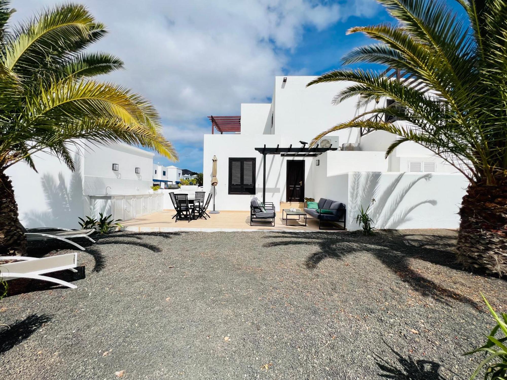 Lovely Casa Felicidad, swimming pool, Wifi x private garden Playa Blanca  Exterior foto